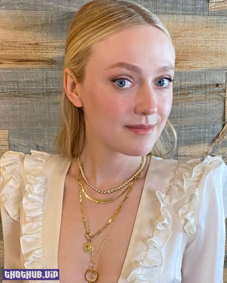 1695587791 978 Dakota Fanning Looks Cute And Sexy 8 Photos And Video