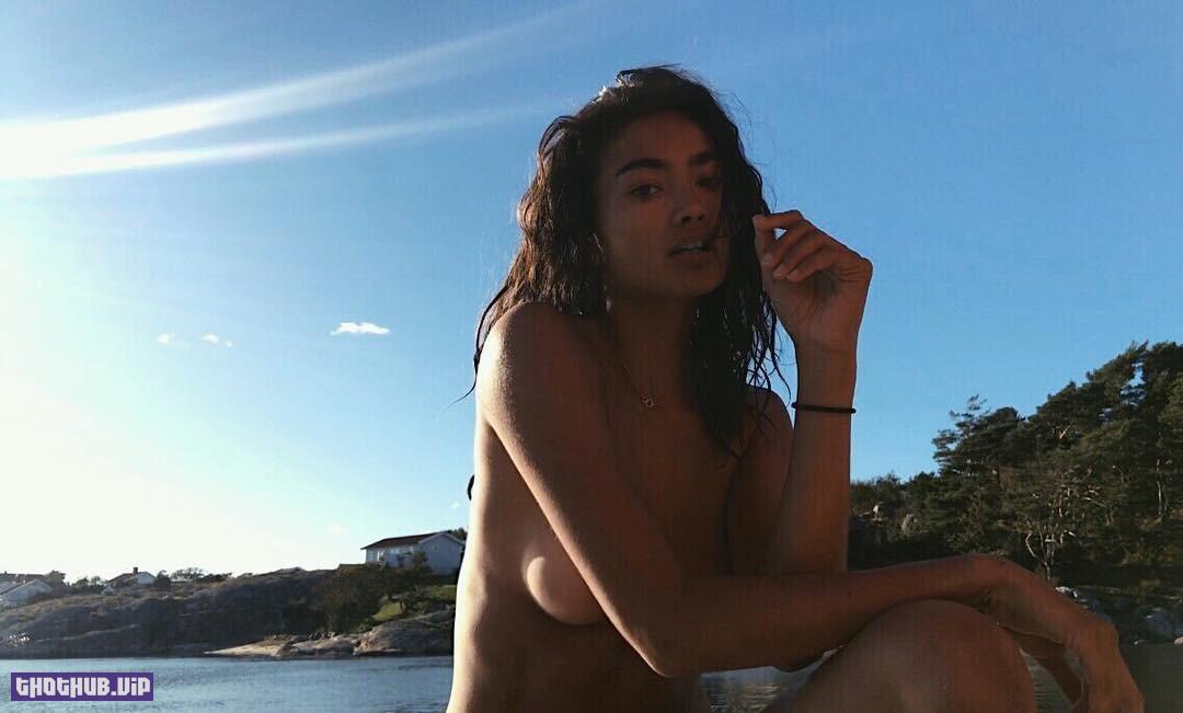 1696291611 65 Kelly Gale The Fappening Topless And Nude Collection