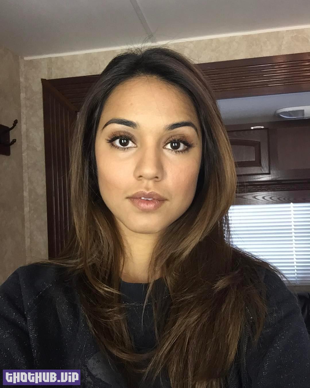 1698324411 872 Summer Bishil The Fappening Sexy Selfies 39 Photos