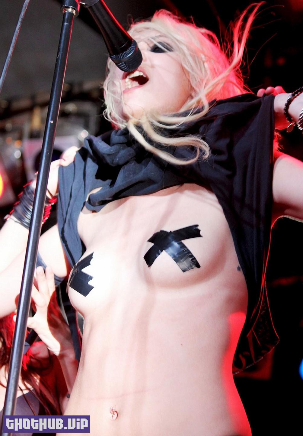 Taylor Momsen Naked Tits On Stage