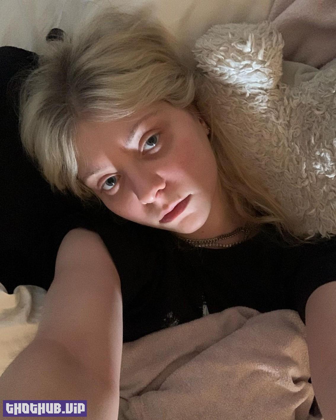 Taylor Momsen Leaked Selfie