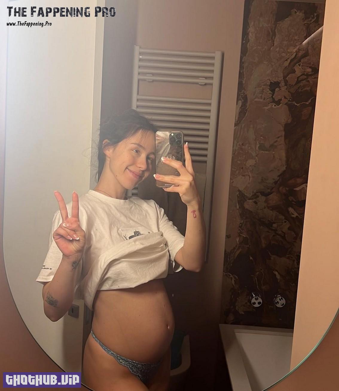 Aurora Ramazzotti Leaked Pregnant Selfie