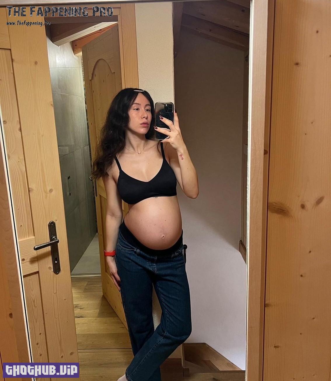 Aurora Ramazzotti Pregnant