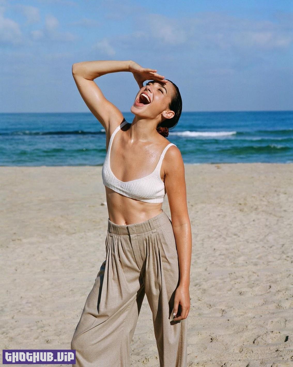 Gal Gadot Sexy On Vacation 3 Photos And Video