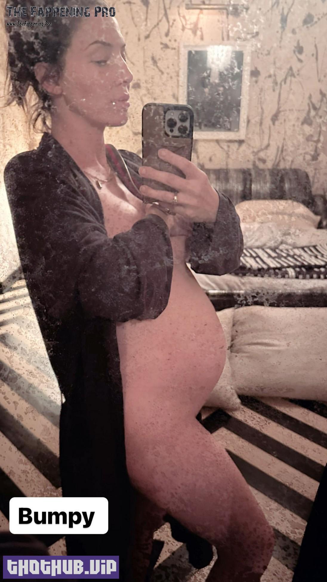Whitney Cummings Pregnant And Nude Pantyless