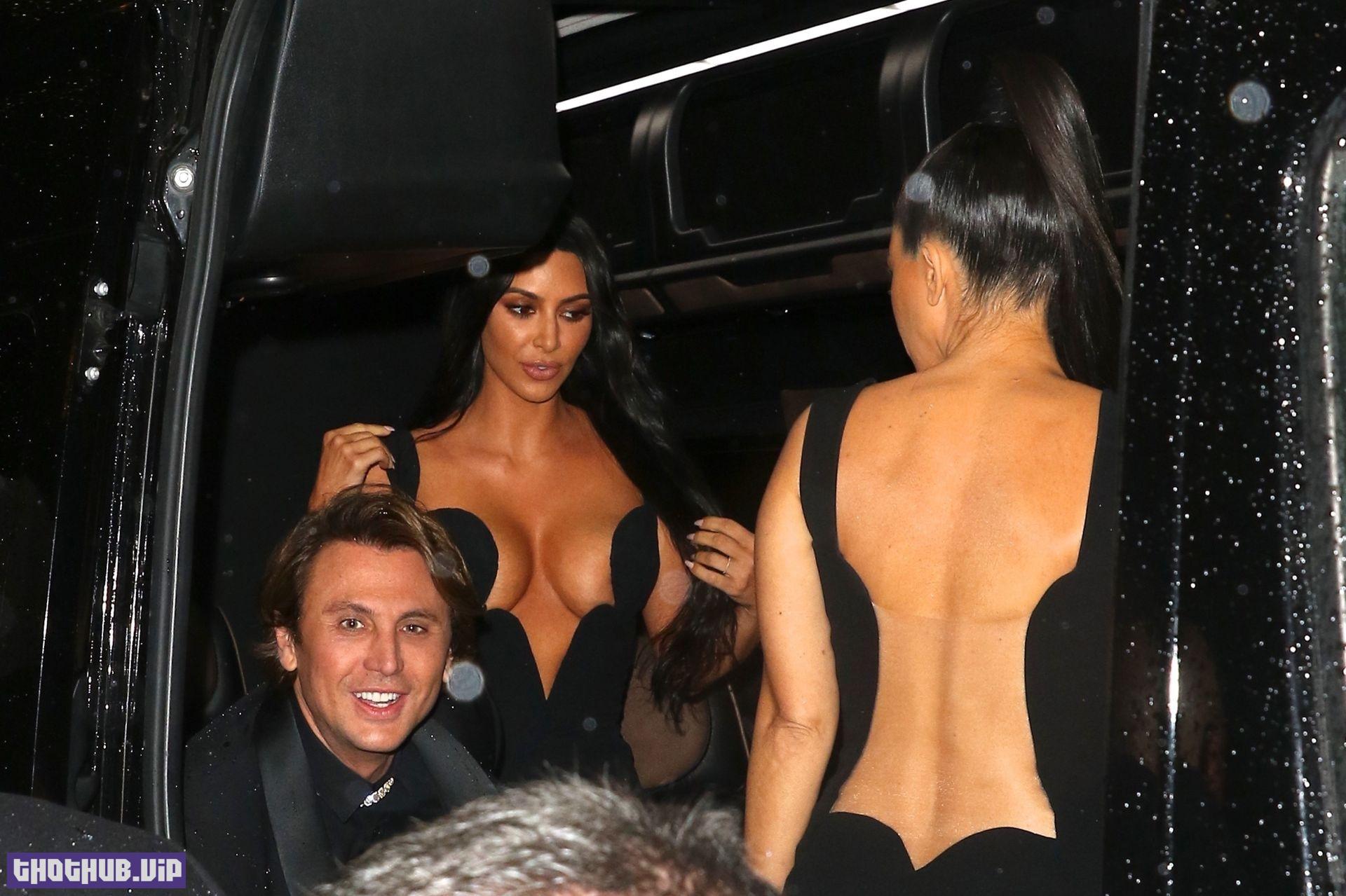 Kardashian Sisters Fappening Sexy Tits 8 Photos