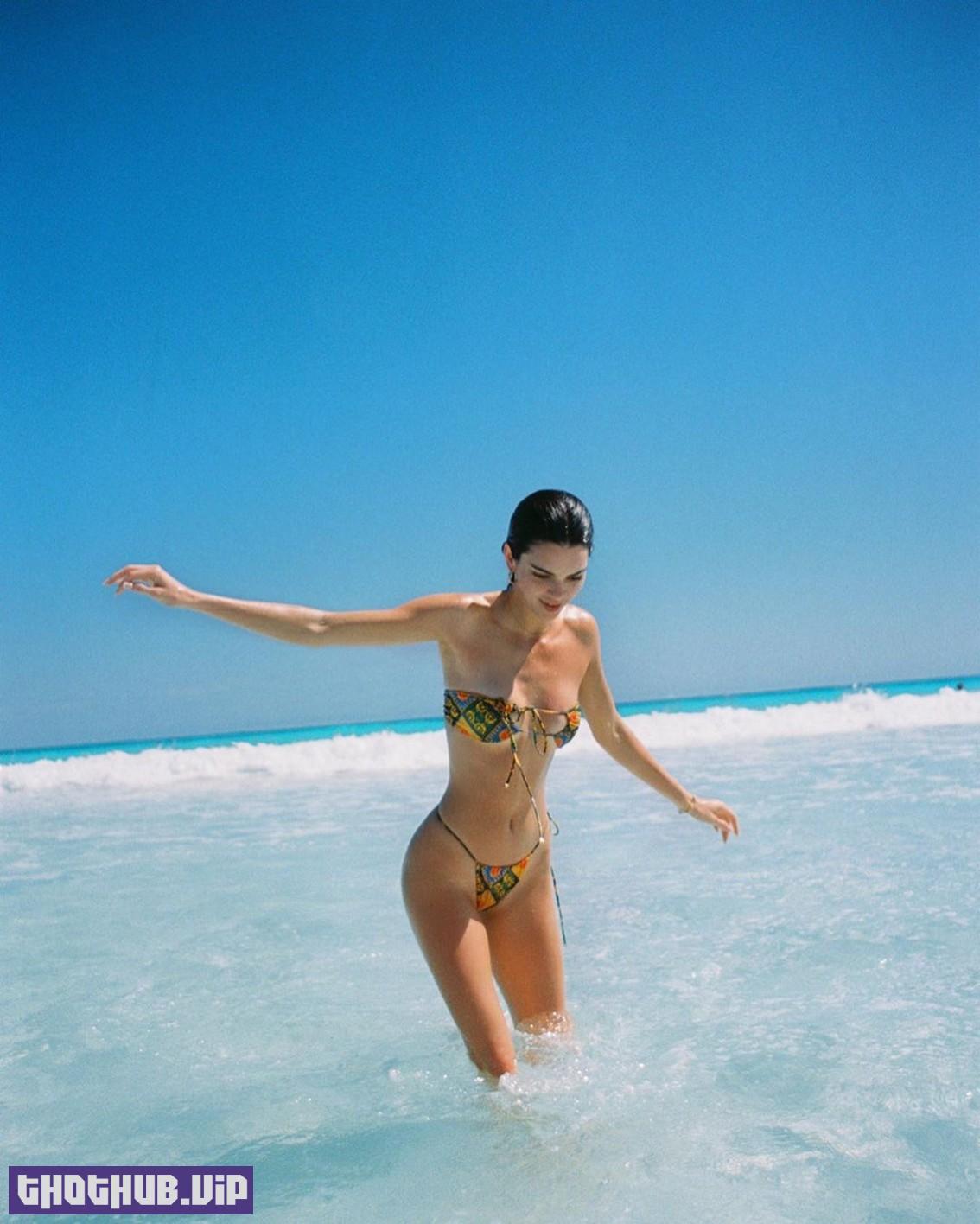 Kendall Jenner Sexiest Bikini