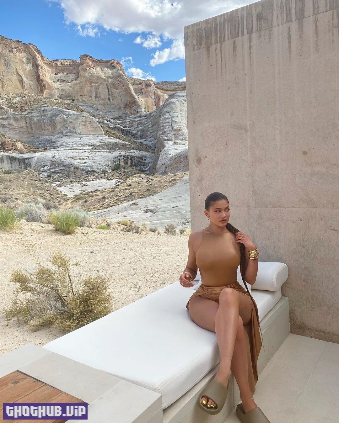 1702477624 30 Kylie Jenner In A Dress That Highlights Her Tan 13