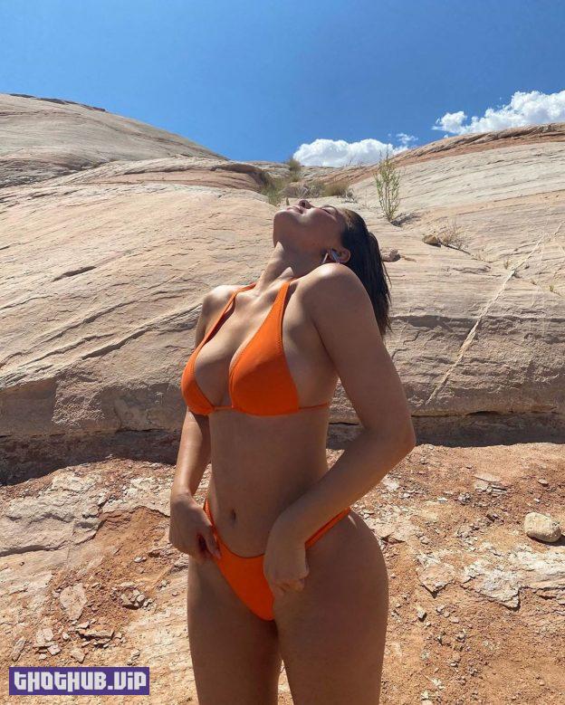 Kylie Jenner Tits 4 Photos