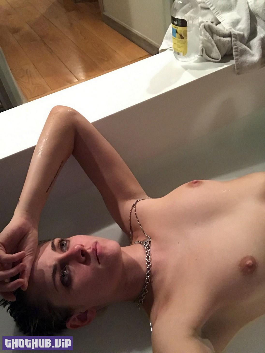 1704516894 629 Kristen Stewart Nude Leaked 44 Photos GIFs And Videos