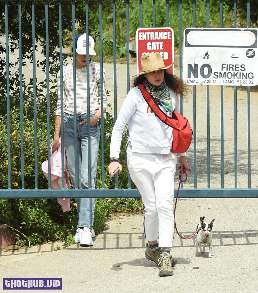 1707035201 353 Sisters Qualley And Andie MacDowell Walking In Closed Park 40
