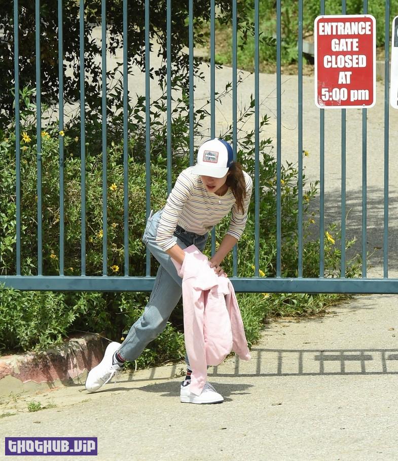 1707035205 561 Sisters Qualley And Andie MacDowell Walking In Closed Park 40