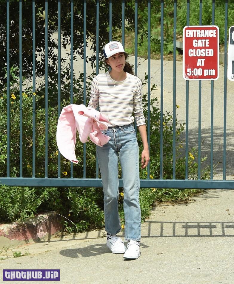 1707035262 112 Sisters Qualley And Andie MacDowell Walking In Closed Park 40