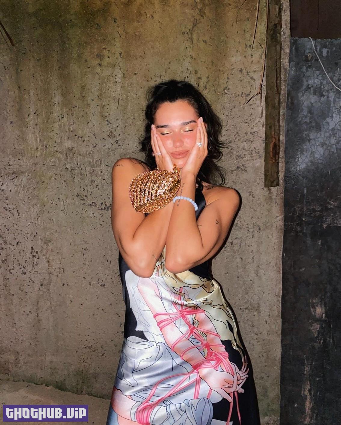 1708404052 401 Dua Lipa Showed Unpublished Pics From Vacation 5 Photos
