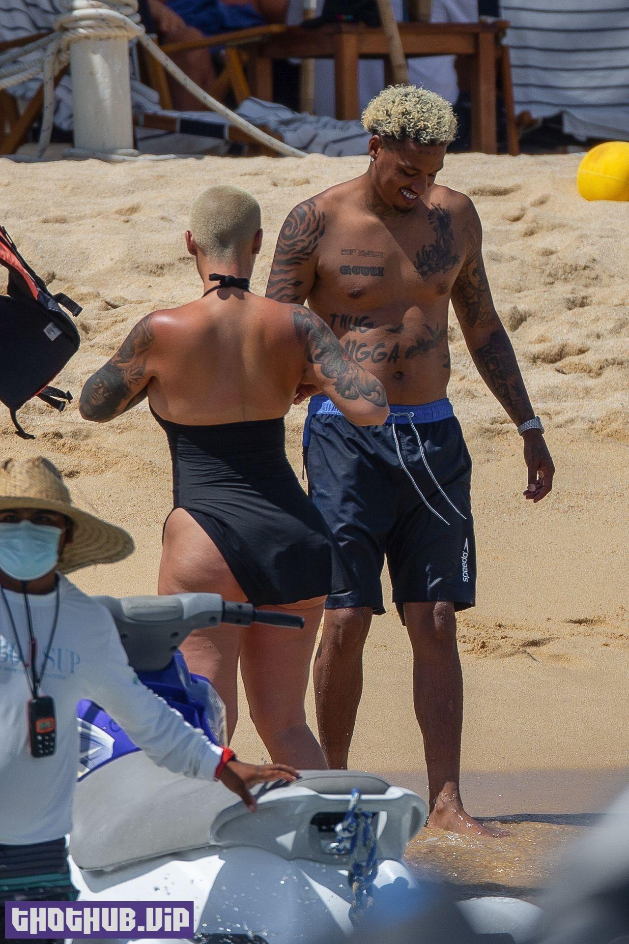 1708653011 464 Amber Rose And Two Sexy Girls On the Beach 13