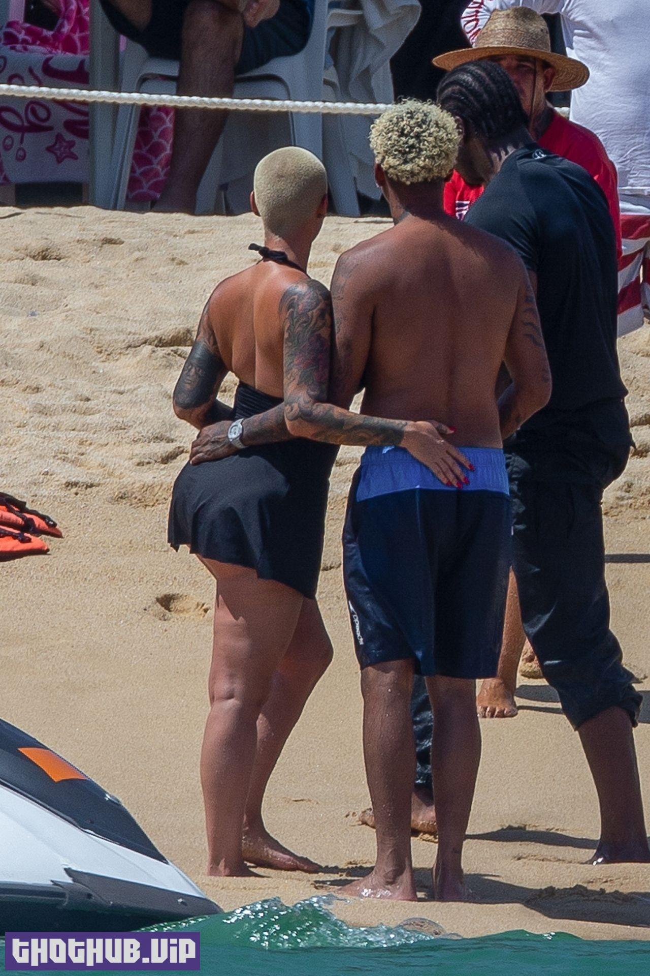 1708653016 367 Amber Rose And Two Sexy Girls On the Beach 13