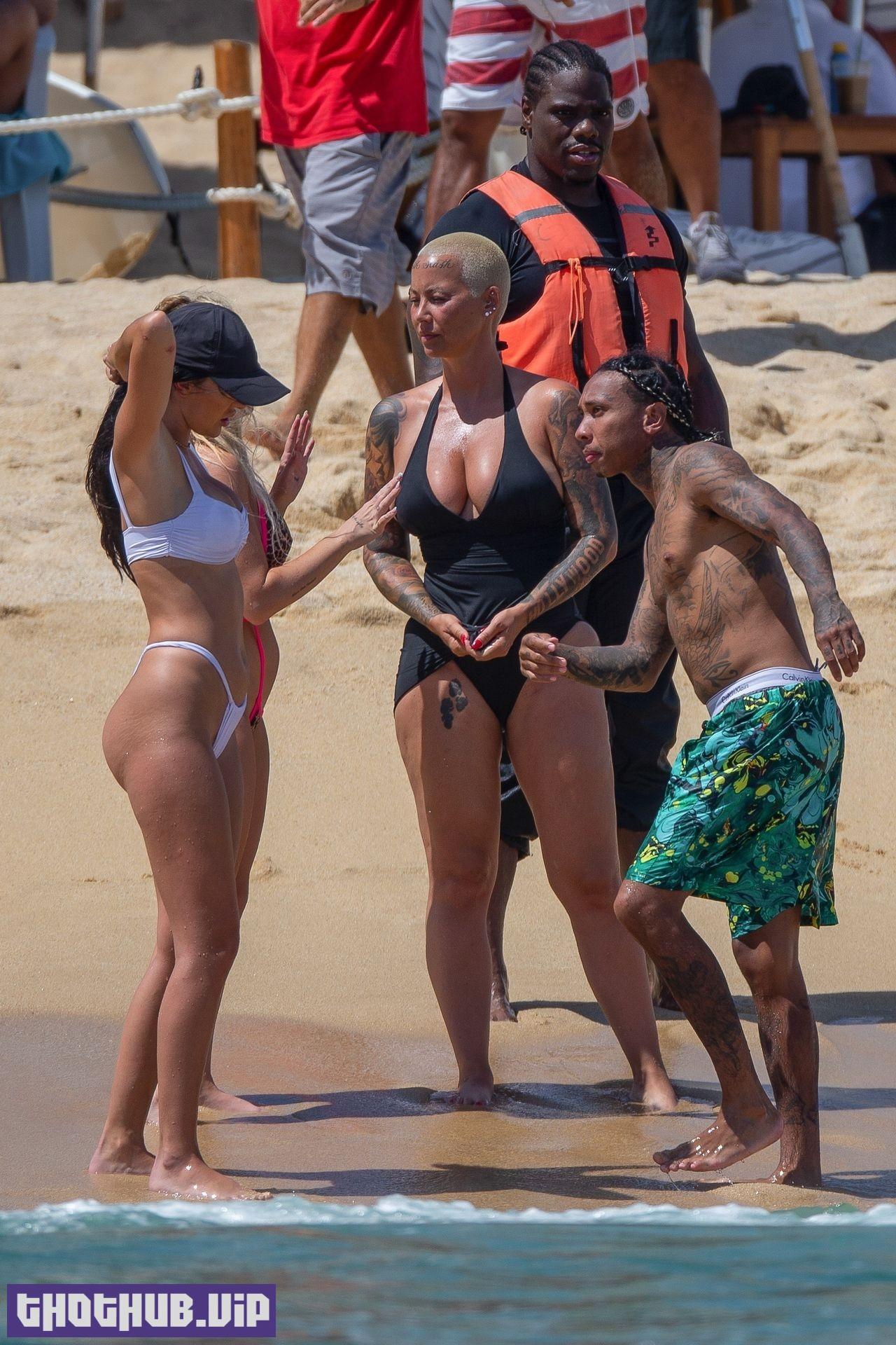 1708653021 281 Amber Rose And Two Sexy Girls On the Beach 13