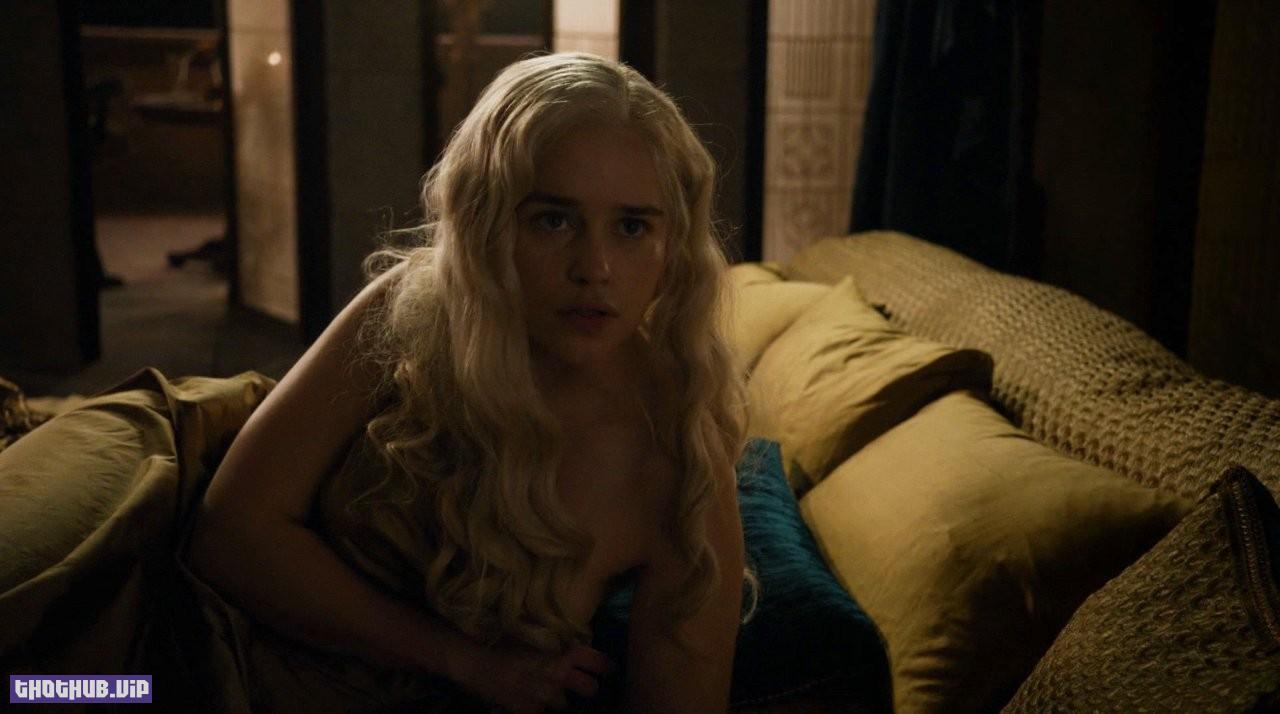 1709202184 924 TheFappening Emilia Clarke Nudes And Sexy 33 Photos