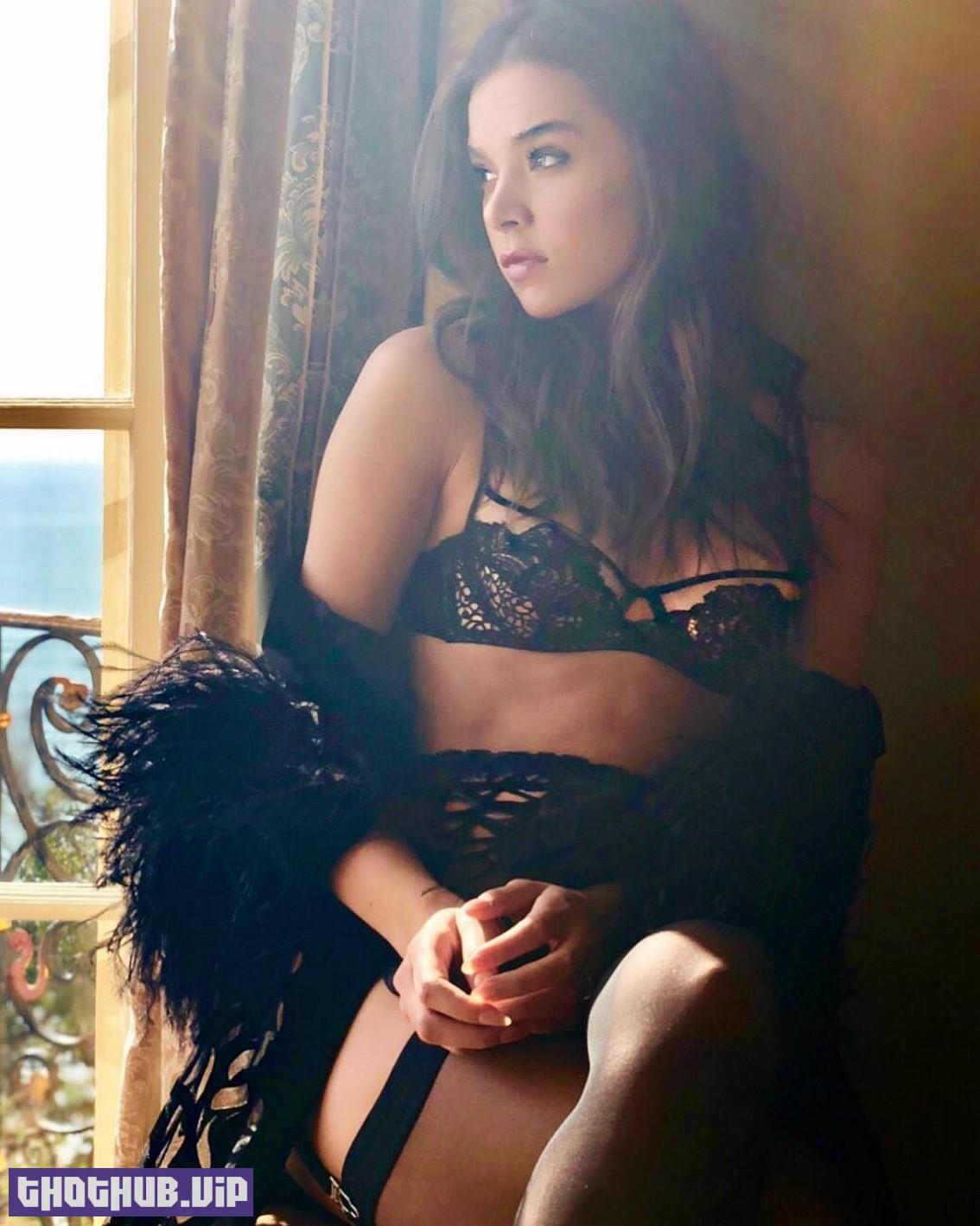 1709213438 195 Hailee Steinfeld Nude And Sexy 54 Photos