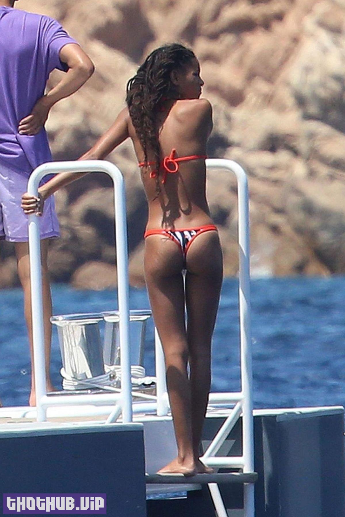 Willow Smith Ass